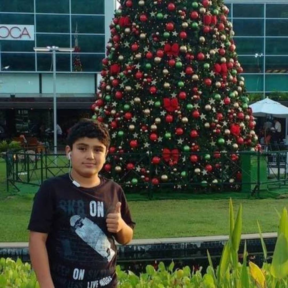 Meet your Posher, Efrain